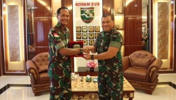 Pangkoopsud III Temui Pangdam XVII/Cenderawasih di Jayapura