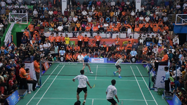 Legenda Bulu Tangkis Taufik Hidayat Meriahkan Wali Kota Cup Sukabumi 2022, Penonton Histeris