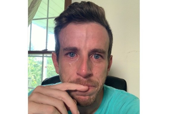 Viral CEO Menangis setelah Pecat Karyawan