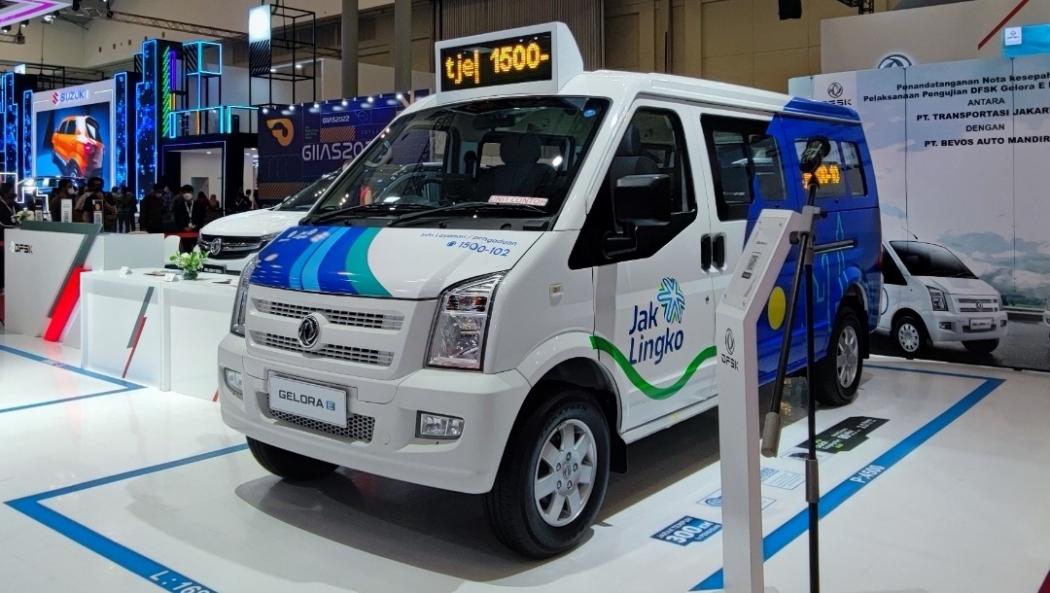 Mejeng di GIIAS 2022, DFSK Gelora E Jadi Angkot Listrik Pertama di Indonesia