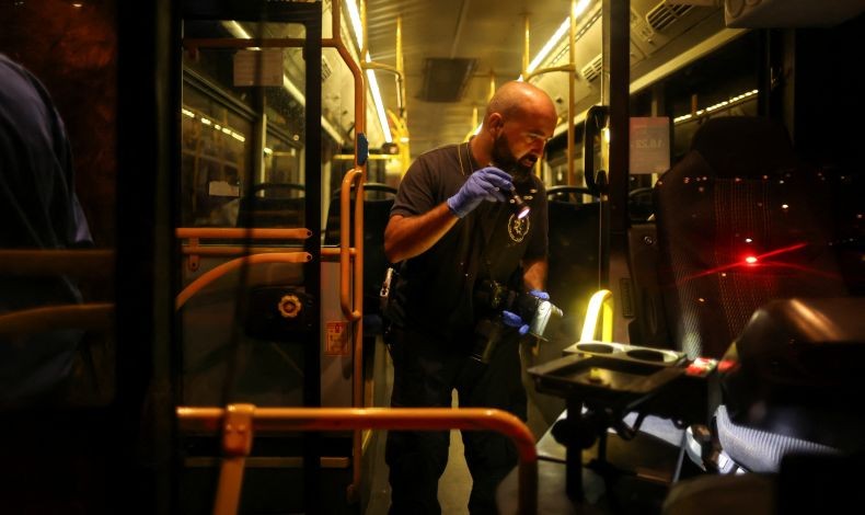 Bus Penuh Penumpang Ditembaki di Kota Tua Yerusalem, 7 Orang Luka