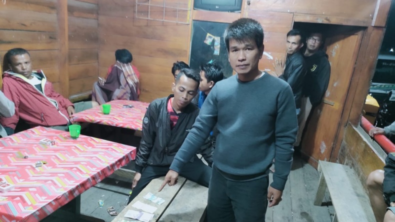 Asyik Judi di Warung, 4 Pria di Agam Diangkut Polisi