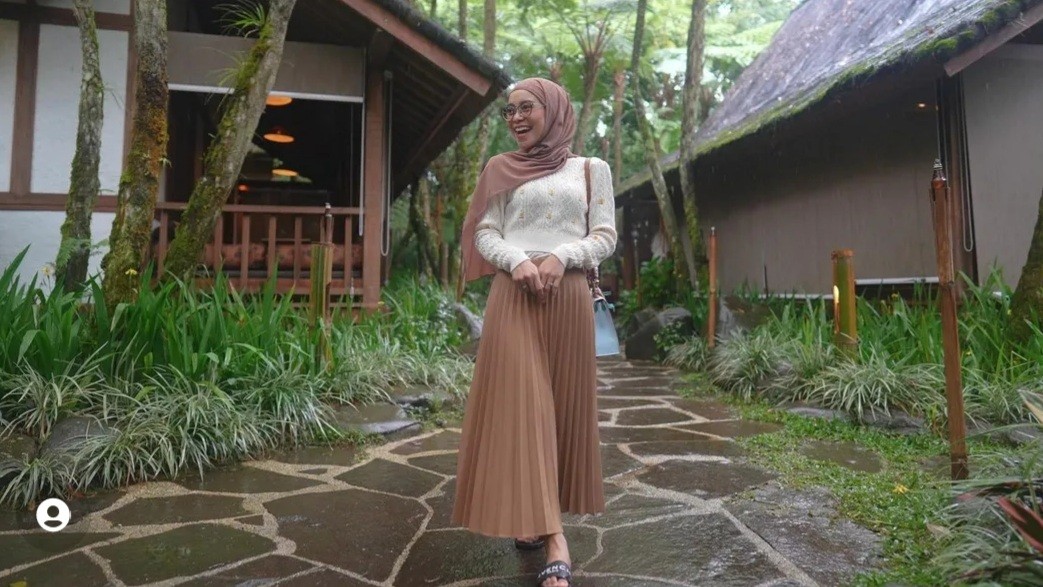 Makan di Restoran Lesti Kejora Pakai Outfit Seharga Setengah Miliar, Netizen: MasyaAllah Bikin Pusing