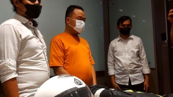 Pakai Atribut Polisi, Pria di Koja Ditangkap Usai Terlibat Penipuan Mobil Mewah 