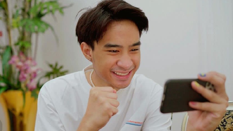 5 Anak Artis yang Merasa Malu dengan Tingkah Laku Orang Tuanya di Dunia Hiburan, Nomor 3 Sempat Unfollow Instagram Sang Ibu