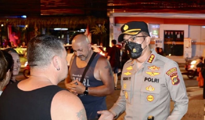 Turun ke Jalan, Kapolresta Denpasar Pimpin Patroli Gabungan di Kawasan Kuta  