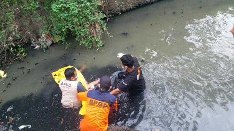 Penemuan Mayat Mengambang di Sungai Sibelis Gegerkan Warga Pesurungan Kidul Tegal