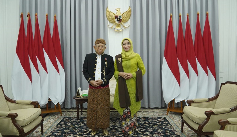 Wapres Ma'ruf Amin Kenakan Pakaian Adat Solo di Sidang Tahunan MPR 2022