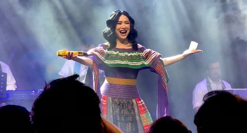 Titi DJ Ramaikan Panggung Jagantara Pakai Ulos: Jangan Berhenti Mencintai Indonesia!