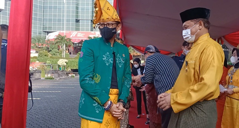 Sandiaga Uno Kenakan Busana Suku Kaili di Upacara HUT Ke-77 RI, Ini Maknanya 