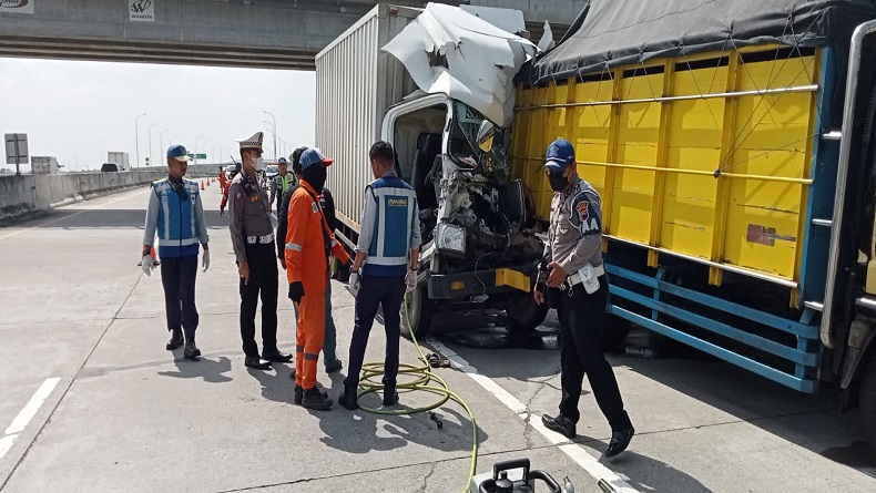 Tabrakan Maut di Tol Sragen-Ngawi, 2 Orang Tewas