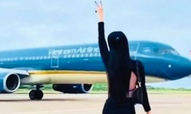 Nekat Bikin Video TikTok di Landasan Pacu, Perempuan Ini Dilarang Naik Pesawat 6 Bulan