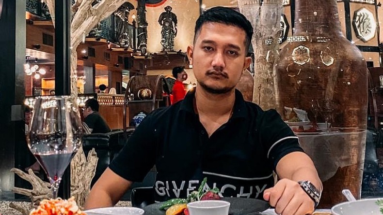 Kisah Sukses Crazy Rich Surabaya yang Mulai Bisnis dari Jualan Stiker