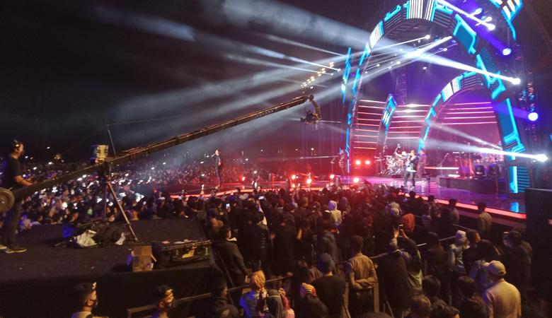 Meriah! Ribuan Warga Bandung Melepas Rindu di Konser Musik #IloveRCTI33