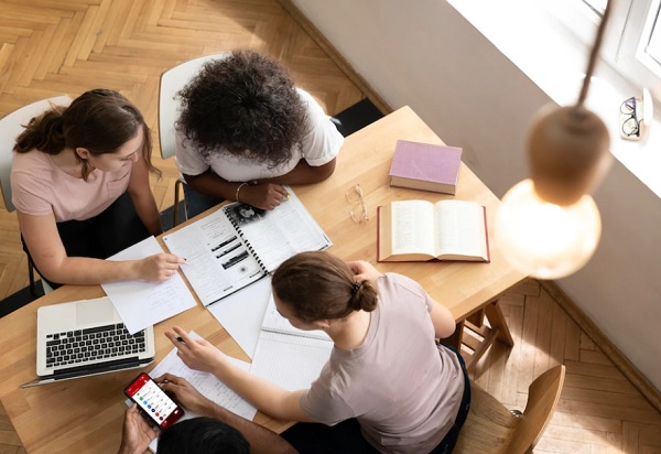 5 Contoh Kalimat Efektif Menggunakan Kosakata Baku, Dapat Jadi Referensi Menulis