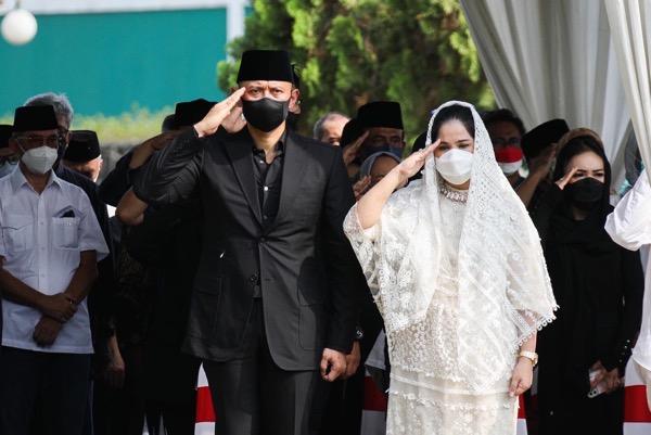 Hadiri Pemakaman Hermanto Dardak, AHY: Seorang Patriot Berdedikasi