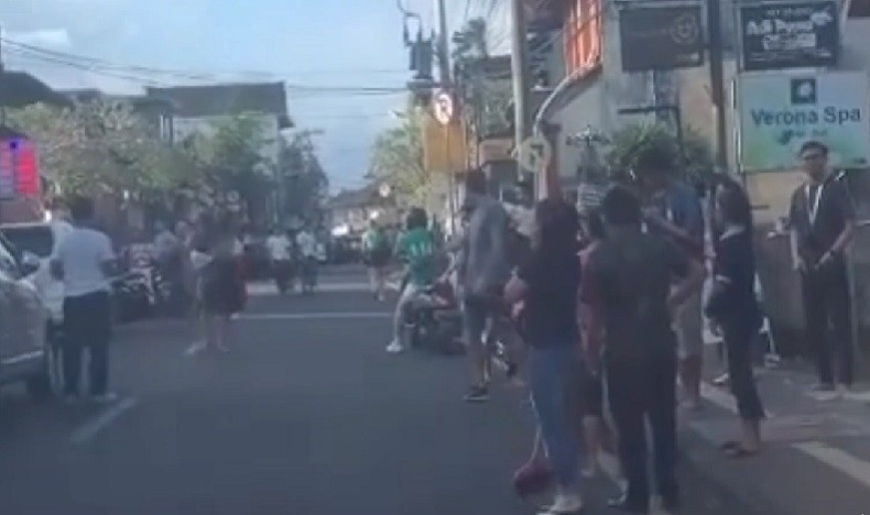 Gempa Bali, Warga Gianyar Panik Berlarian Keluar Rumah Teriak Lindu