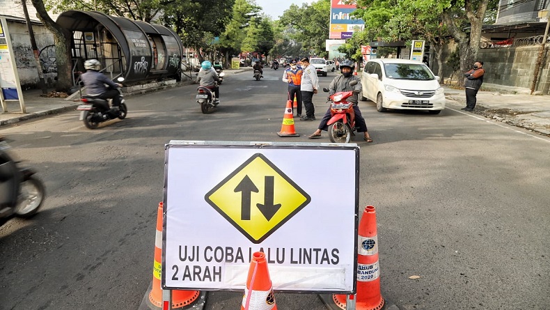 Uji Coba Rekayasa Lalu Lintas, Jalan Sukabumi Bandung Kembali 2 Arah
