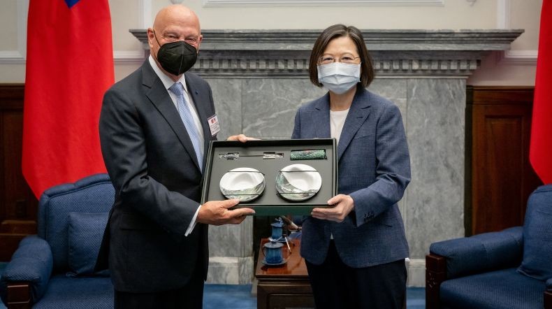 Presiden Taiwan Cerita ke Delegasi AS, Tentaranya Pernah Kalahkan China 64 Tahun Silam