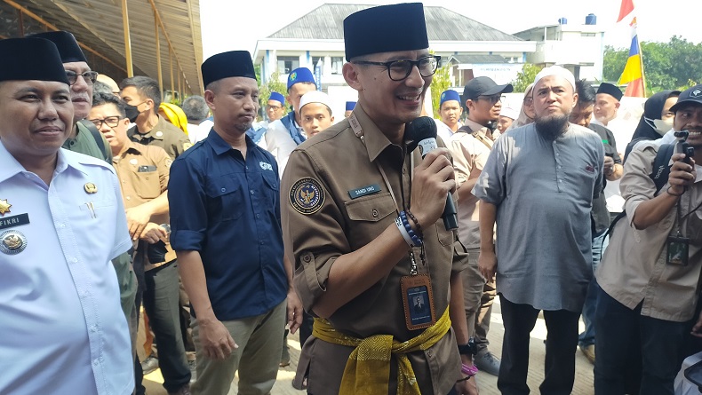 Menparekraf Sandiaga Uno Buka Pameran Foto Santripreneur di Bogor