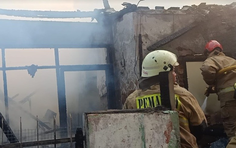 Kebakaran Rumah di Kalideres Jakbar, 17 Unit Mobil Pemadam Dikerahkan