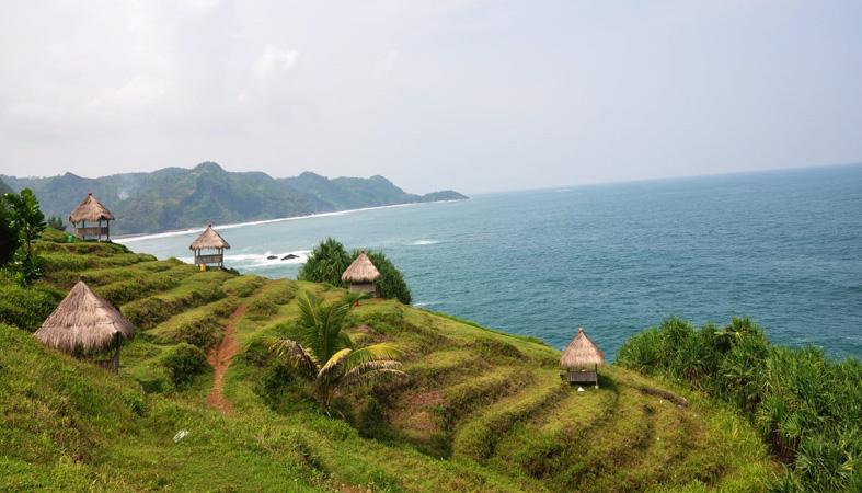  Pantai Menganti, Surga di Pesisir Selatan Jawa Tengah