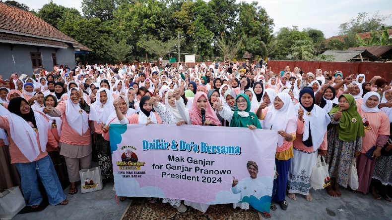 Ratusan Emak-Emak Kabupaten Cirebon Serukan Ganjar Pranowo Presiden
