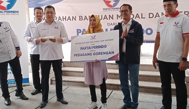 Cerita Penerima Gerobak Perindo, Dulu Jualan Gorengan Pakai Tampah