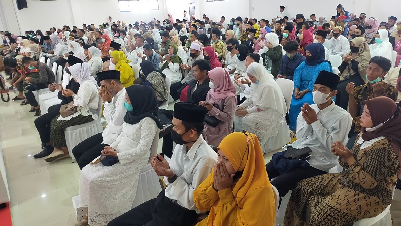 142 Pasangan Nikah Massal di Polres Bogor, Pengantin Tertua 67 Tahun