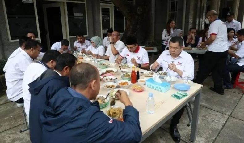 Nikmati Bakso Gerobak Perindo, HT: Tak Kalah dari Bakso Hotel