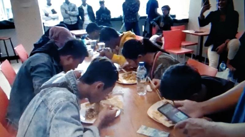 Tarik Minat Pengunjung, Kedai di Wonosobo Ini Gelar Lomba Makan Mi Pedas Berhadiah Rp1 Juta