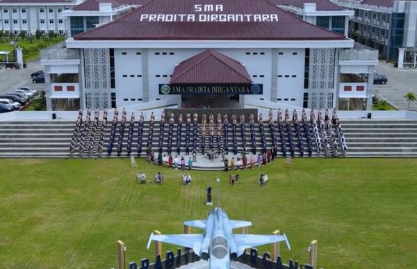 SMA Pradita Dirgantara : Baru Luluskan Dua Angkatan, Tembus Tiga Besar Nasional Sekolah Terbaik berdasarkan UTBK