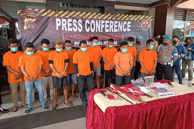Rivalitas Kebablasan, Dua Nyawa Suporter Melayang di Bulan Agustus
