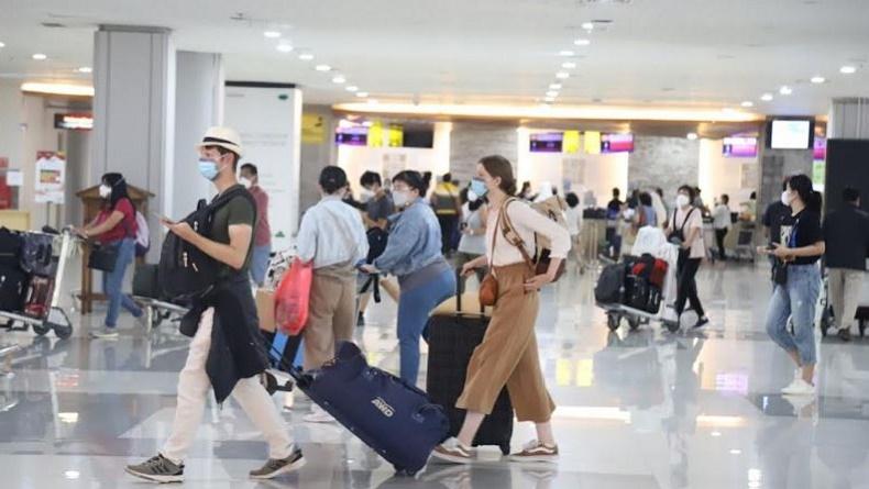 Catat Ini Aturan Baru Naik Pesawat ke Bali, Usia 18 Tahun ke Atas Wajib Vaksin Booster