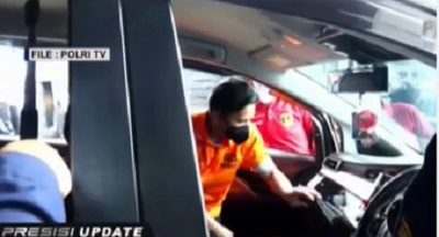 Rekonstruksi Adegan ke-38, Bharada E Ambil Senpi Milik Brigadir J di Mobil