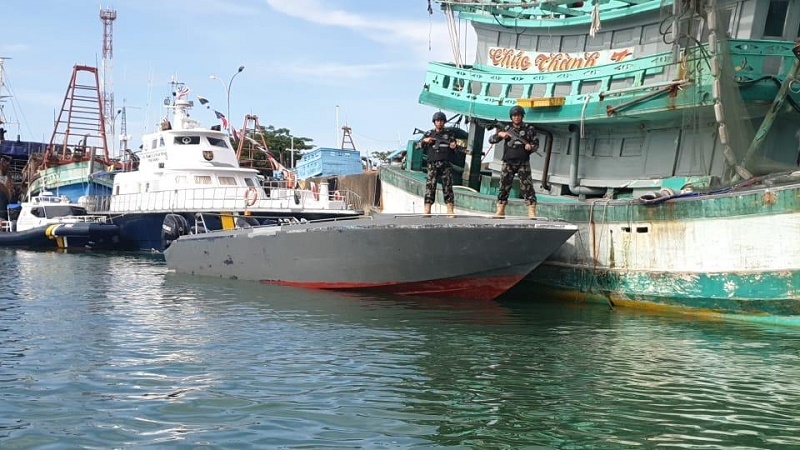 Dua Kapal Ikan Asing Pelaku IUU Fishing Berhasil Diamankan BAKAMLA dan KKP RI