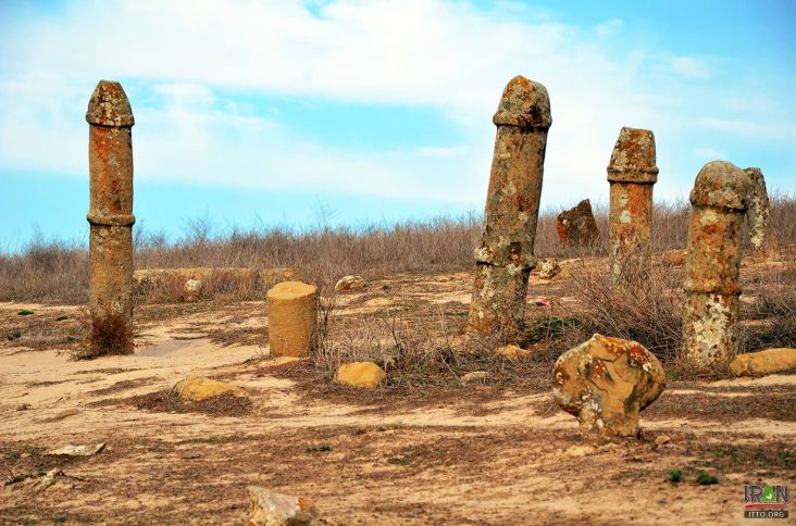 Menguak Misteri Batu Nisan Berbentuk Kelamin Manusia di Makam Nabi Khalid 