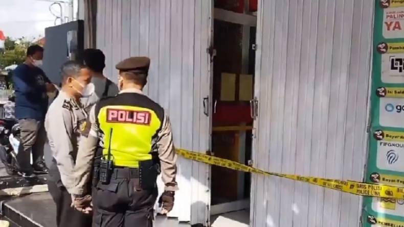 Minimarket di Denpasar Dirampok, Pelaku Kalungkan Golok ke Leher Karyawan