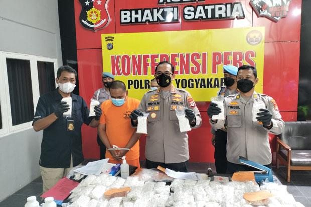 Polresta Yogyakarta Amankan Ratusan Ribu Pil Yarindo