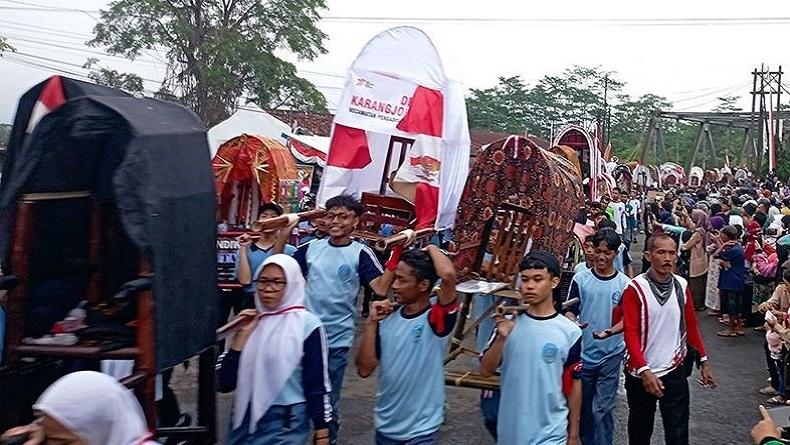 Kirab Replika Tandu Jenderal Soedirman Terbanyak di Purbalingga Tumbangkan Rekor MURI