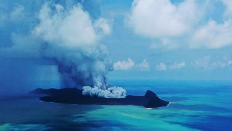 Penampakan Letusan Gunung yang Sampai Terlihat dari Satelit, Sebabkan Tsunami 