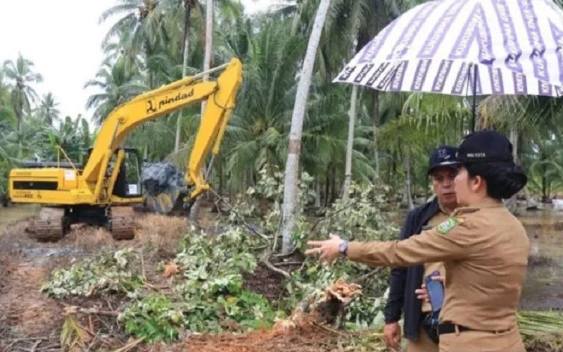 Tjhai Chui Mie Perintahkan Normalisasi Sungai untuk Cegah Banjir di Singkawang  