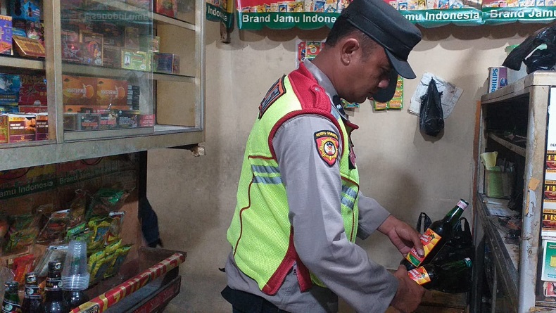 Polisi Rutin Gelar Razia Minuman Keras yang Jadi Pemicu Kriminalitas di Bandung