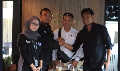 Anggota Polsek Kembangan Minta Maaf kepada Wartawan yang Disuruh Ngomong dengan Pohon