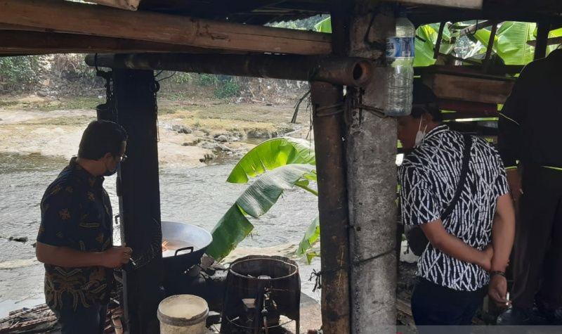  Darah dan Organ Tubuh Anjing Cemari Bengawan Solo, DLH Jateng Turun Tangan