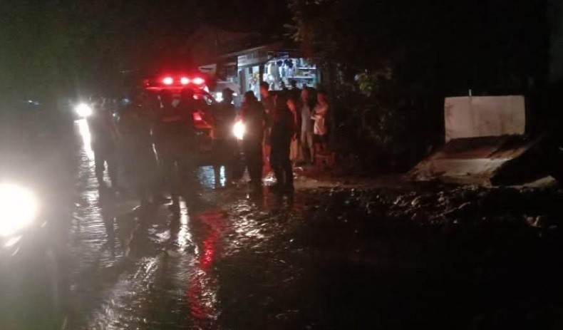 4 Rumah Warga Padang Tertimbun Longsor, 18 Orang Mengungsi