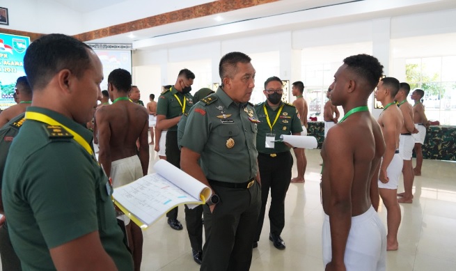 191 Calon Bintara PK Reguler 2022 Ikuti Sidang Parade di Makodam XVII/Cenderawasih