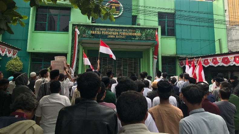 Forum Santri Geruduk Kantor DPW PPP Jabar, Tuntut Suharso Monoarfa Turun