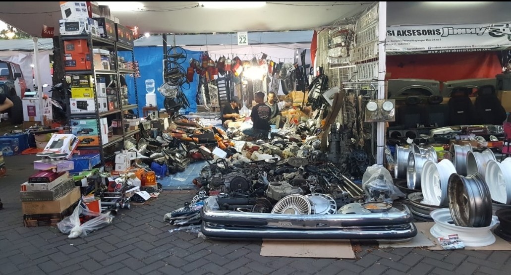 Onderdil Mobil Retro Jadi Incaran Pengunjung Otobursa Tumplek Blek, Ada yang Seharga Rp10.000