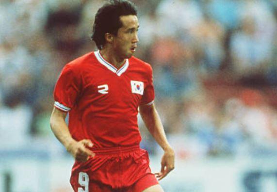 5 Gol Tendangan Bebas Spektakuler di Piala Dunia, Nomor 4 Sepakan Meriam Bintang Korsel
